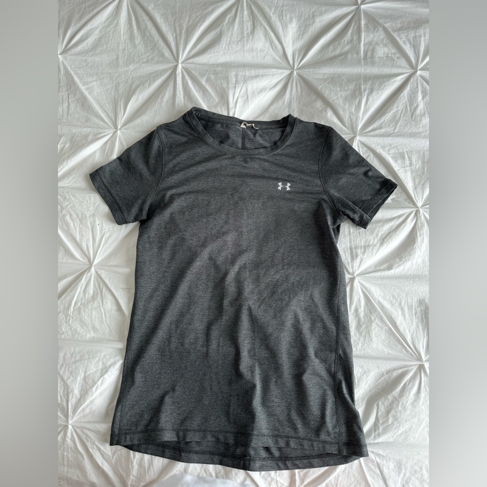 under armour grey t-shirt